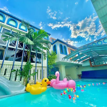 Hy-Resort