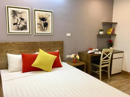V House 5 Serviced Apartment Отели рядом с достопримечательностью «Hanoi Museum»