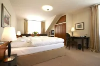 Romantik Hotel Das Lindner Hotel dekat THE EVENT HOUSE - Kurhaus Bad Aibling