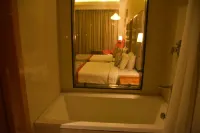Dng the Grand Hotel Hotels in New Kanpur City
