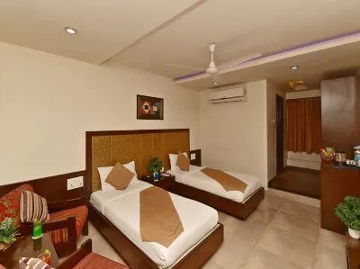 Hotel Sangam Hotels near Bank Nagar Park