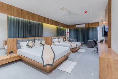 Hotel the Grand Heaven Отели в г. Гандинагар