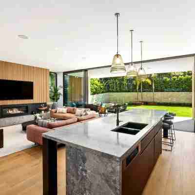 Luxico Clifton Modern Luxe (Heated Pool) Rooms