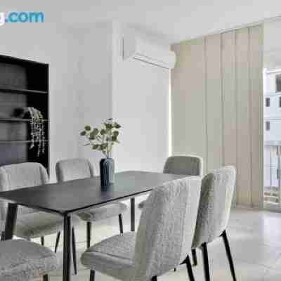 Phaedrus Living: Romanou Modern City Center Flat Dining/Meeting Rooms