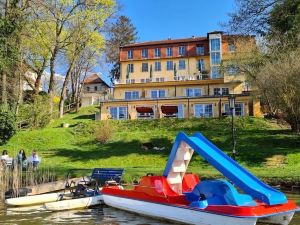 Strandhotel Vier Jahreszeiten Buckow