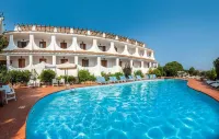 Hotel Punta Est - Beach