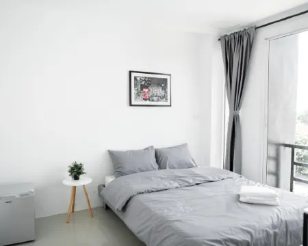 Studio 41 Hotels in Sam Phran