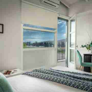 Marayas Modern Loft! Rooms