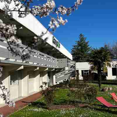 Campanile Lyon Nord - Ecully Hotel Exterior