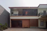 Hanna Residence Near Rspi Puri Indah Mitra RedDoorz Hotels near Tripoint of West Java - Banten - Jakarta