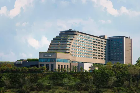 The Westin Pune Koregaon Park Отели рядом с достопримечательностью «Шанивар Уода Форт»