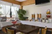 桑德灣Travelodge by Wyndham（Travelodge Thunder Bay ON） - 早餐