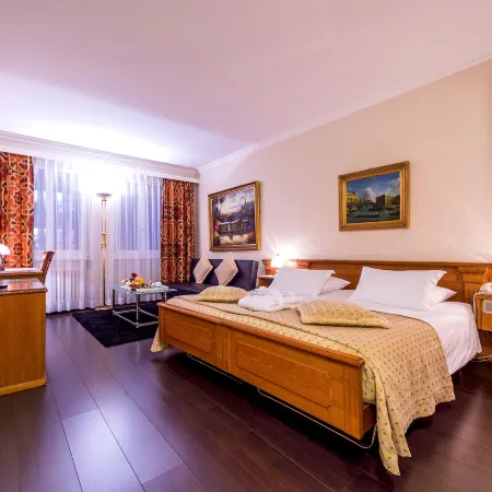 Hotel Century