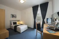 Felicity Garni Hotel