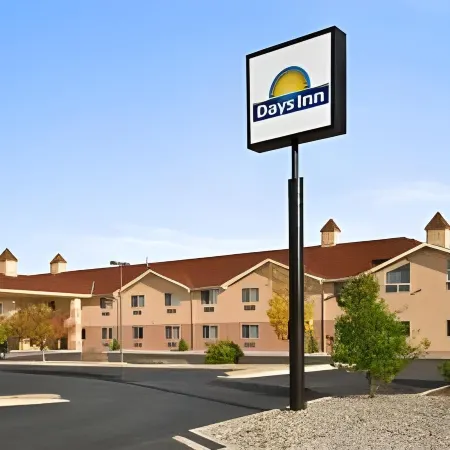 Days Inn by Wyndham Colorado Springs Airport Отели рядом с Аэропорт Петерсон-Филд
