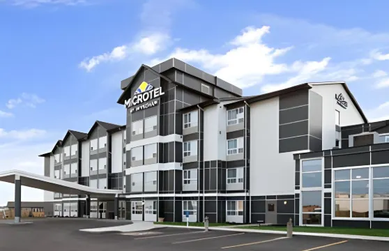 埃斯特萬麥客達套房酒店