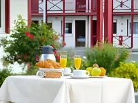 Enzo Hotels Loudeac by Kyriad Direct Hotel di La Cheze