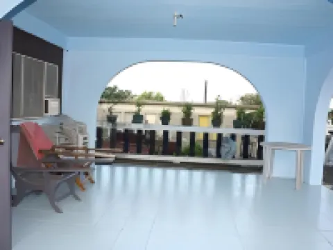 Troy Lodge バタネスのホテル