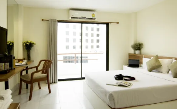 สตาร์ 3 โฮเทลแอนด์เรสซิเดนซ์ โรงแรมใกล้ปากน้ำระยอง