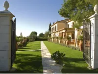 La Petite Auberge Hotels in Moissac-Bellevue