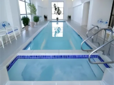 DoubleTree by Hilton Hotel Milwaukee - Brookfield