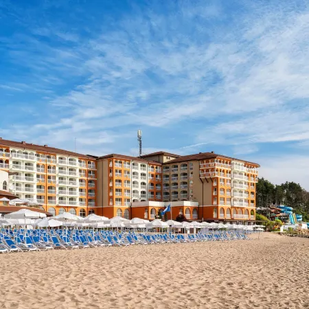 Sol Luna Bay Resort
