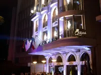 Q Hotel