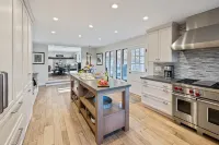 Hidden Oaks Farmhouse by AvantStay Hot Tub Deck Hotels in Atascadero