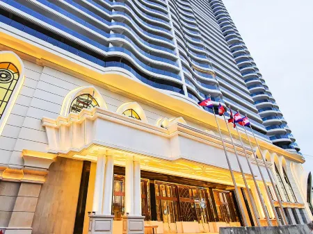 Howard Johnson Plaza by Wyndham Blue Bay Sihanoukville Отели рядом с достопримечательностью «Порт Сихануквилл»