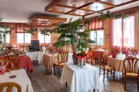 Logis Hôtel les Voyageurs Hotels in Thiers