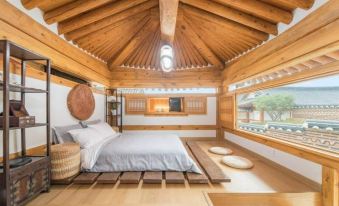 Gyeongju Ojae Hanok Pool Villa