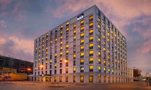 Holiday Inn - the niu, Ridge Halle Central Station by IHG
