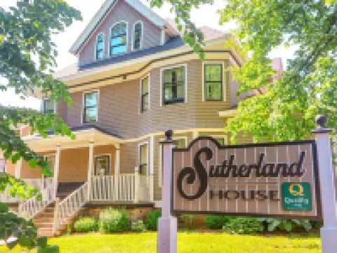 Quality Inn & Suites Downtown Hotels near Government House