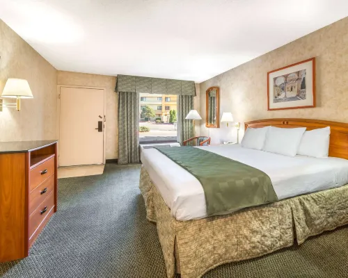 Days Inn & Suites by Wyndham Albuquerque North Hotels in Albuquerque