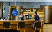 Holiday Inn Express 畢爾巴鄂 - 酒吧