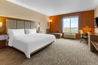 Holiday Inn Express & Suites Rockford-Loves Park Các khách sạn ở Loves Park