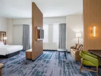 Fairfield Inn & Suites des Moines Downtown Hotels near Grand View University