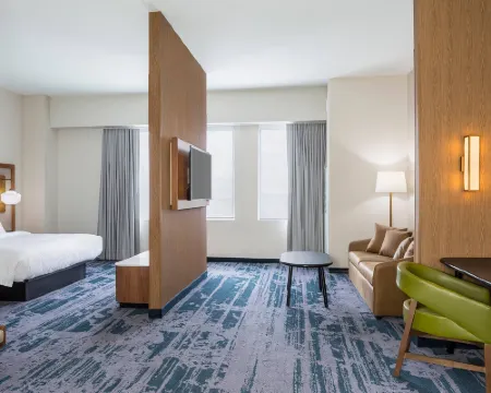 フェアフィールド イン & スイーツ バイ マリオット デ モイン ダウンタウン デモインのホテル