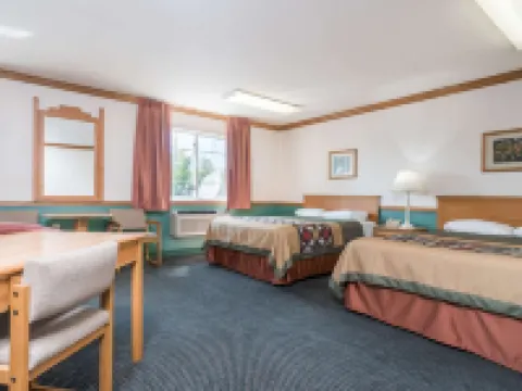 Super 8 by Wyndham Sheldon Hotels in Sheldon
