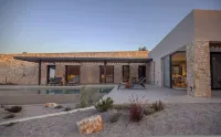 Theros Estate 3- 3 Bed Hotels in 