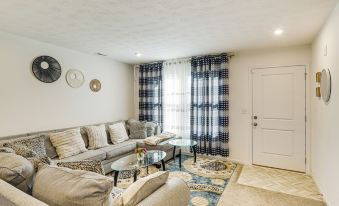 16 Mi to Louisville: Pet-friendly Getaway!