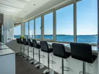 Waterfront Penthouse with Roof Terrace and Private Jetty - Wifi