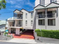 Spring Hill Mews Apartments