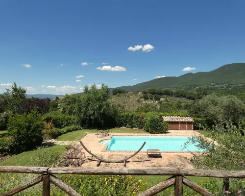 Scappo in Umbria, Villa Hotel a Montecchio