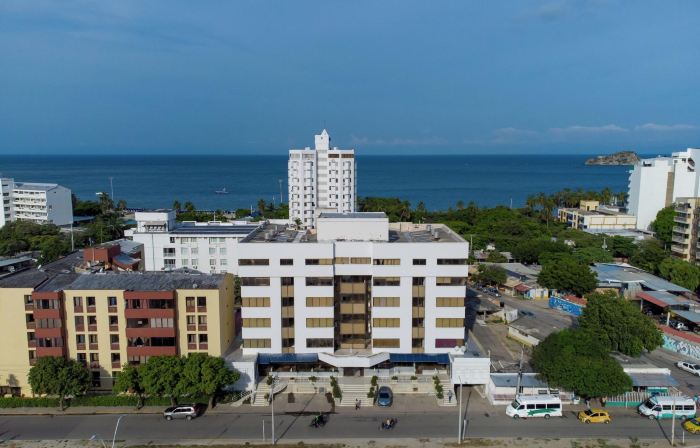 Hotel Axis Inn by Geh Suites