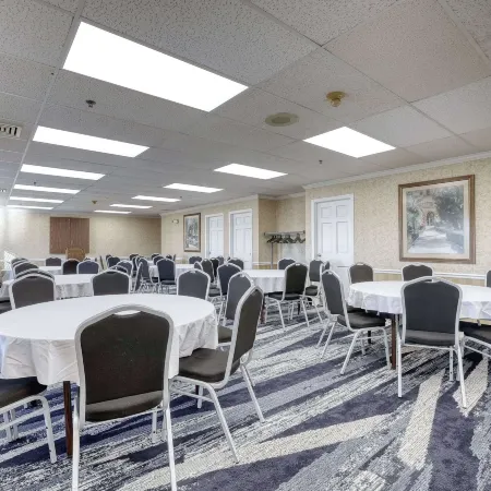 Comfort Suites Appleton Airport