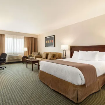 Travelodge Hotel by Wyndham Weyburn