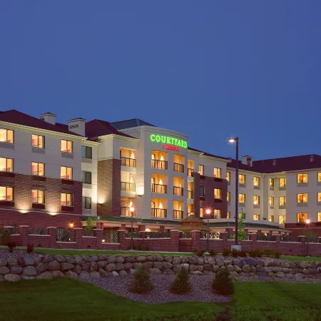 Courtyard Madison East