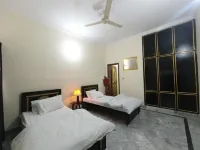 Cozy Guest Room in Rawalpindi - Perfect for Solo Travelers Family Only