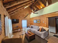 Heart of Lincoln - Modern Log Cabin, Steps from Main St, Mountain Fun,& Dining